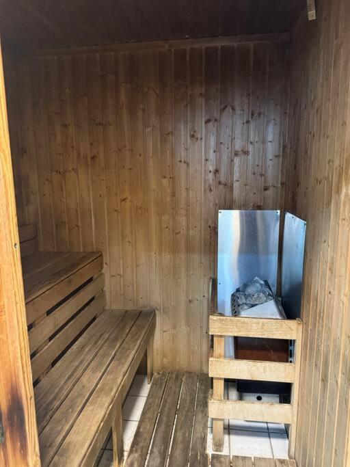 Stunning 3 Bd - 2 Bth City Apt - Pool & Carpark オークランド エクステリア 写真