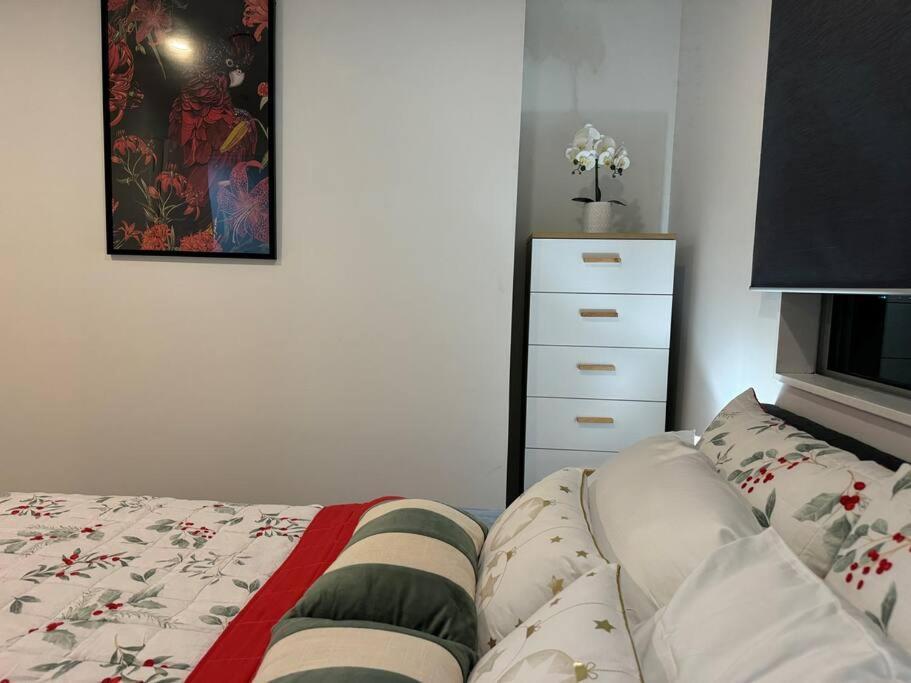Stunning 3 Bd - 2 Bth City Apt - Pool & Carpark オークランド エクステリア 写真