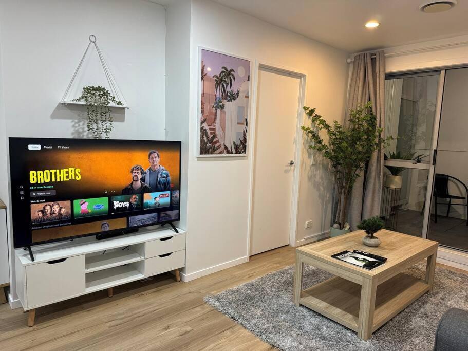 Stunning 3 Bd - 2 Bth City Apt - Pool & Carpark オークランド エクステリア 写真