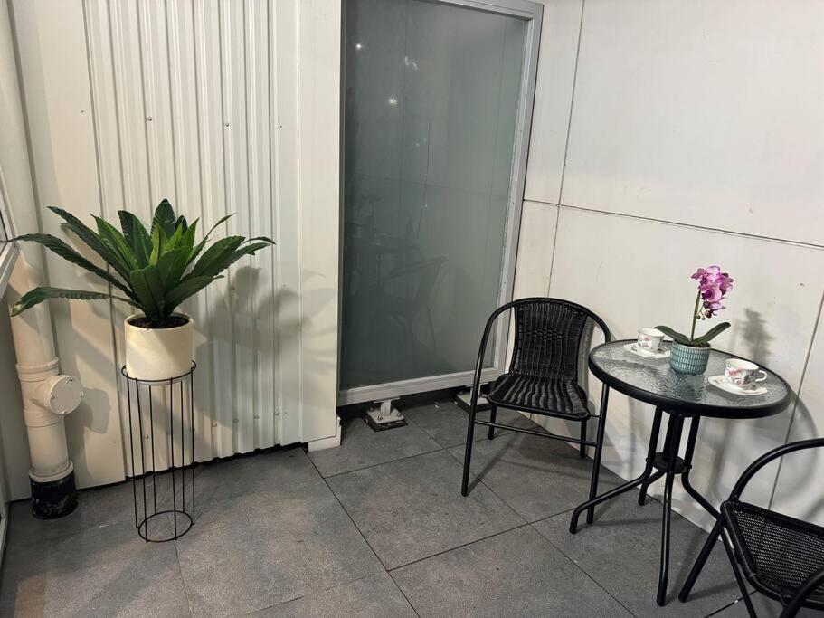 Stunning 3 Bd - 2 Bth City Apt - Pool & Carpark オークランド エクステリア 写真