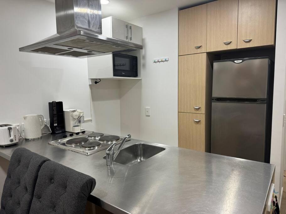 Stunning 3 Bd - 2 Bth City Apt - Pool & Carpark オークランド エクステリア 写真