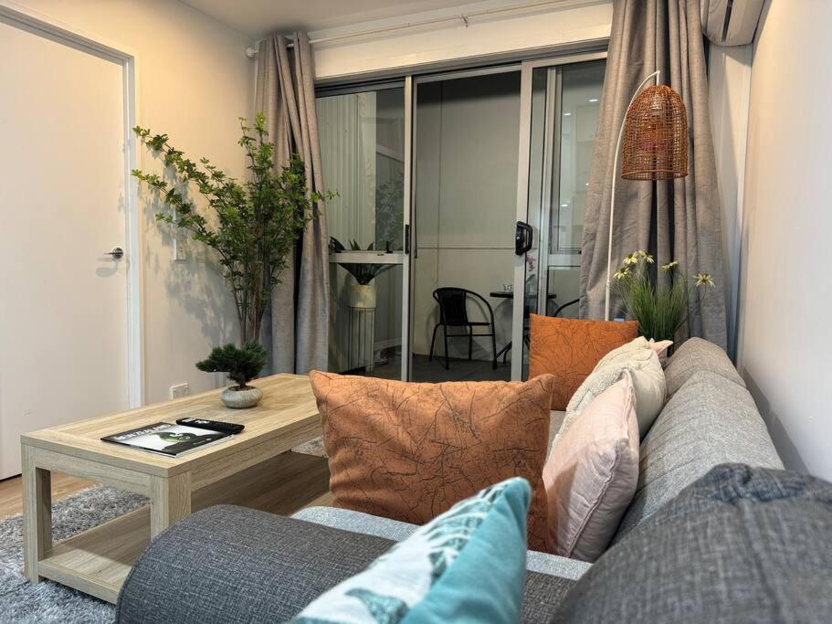 Stunning 3 Bd - 2 Bth City Apt - Pool & Carpark オークランド エクステリア 写真