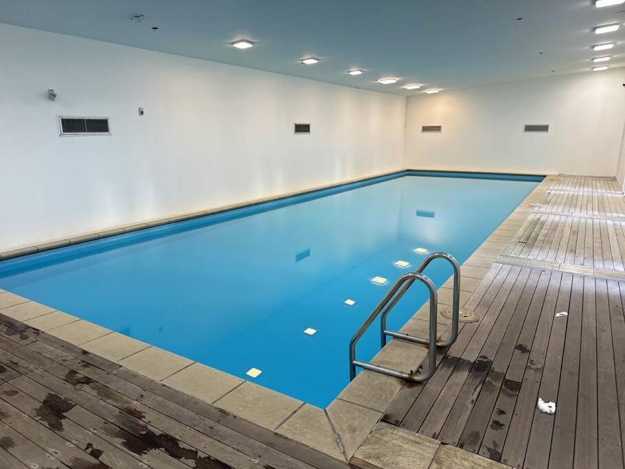 Stunning 3 Bd - 2 Bth City Apt - Pool & Carpark オークランド エクステリア 写真